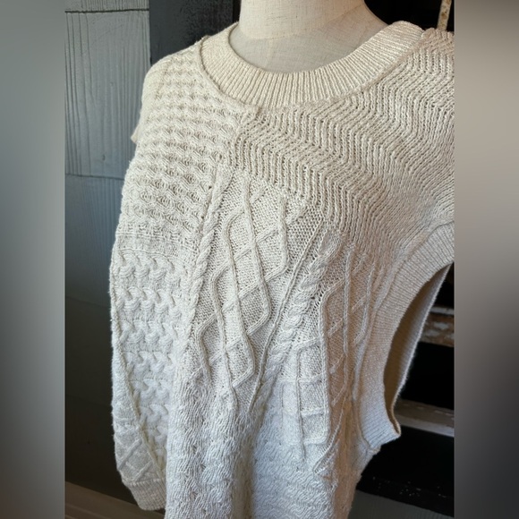 ILLA ILLA Cream Knit Sleeveless Sweater Oversized Vest - Picture 7 of 7